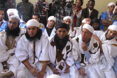 14 سجينا سلفيا يعلنون التوبة ونبذ الغلو والتطرف