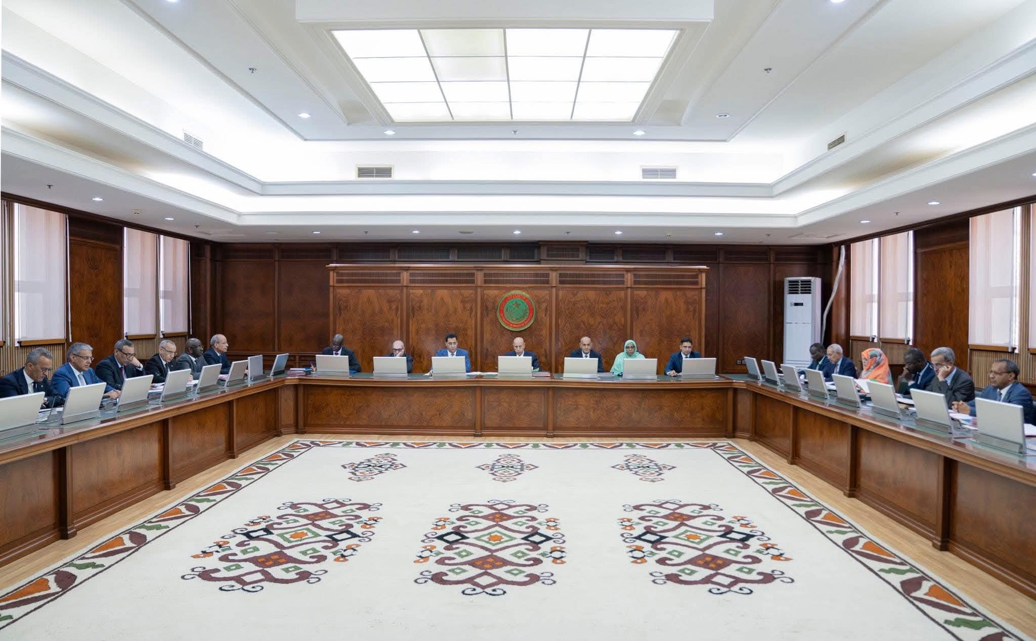 تعيينات ومشاريع مراسيم خلال اجتماع مجلس الوزراء (بيان)