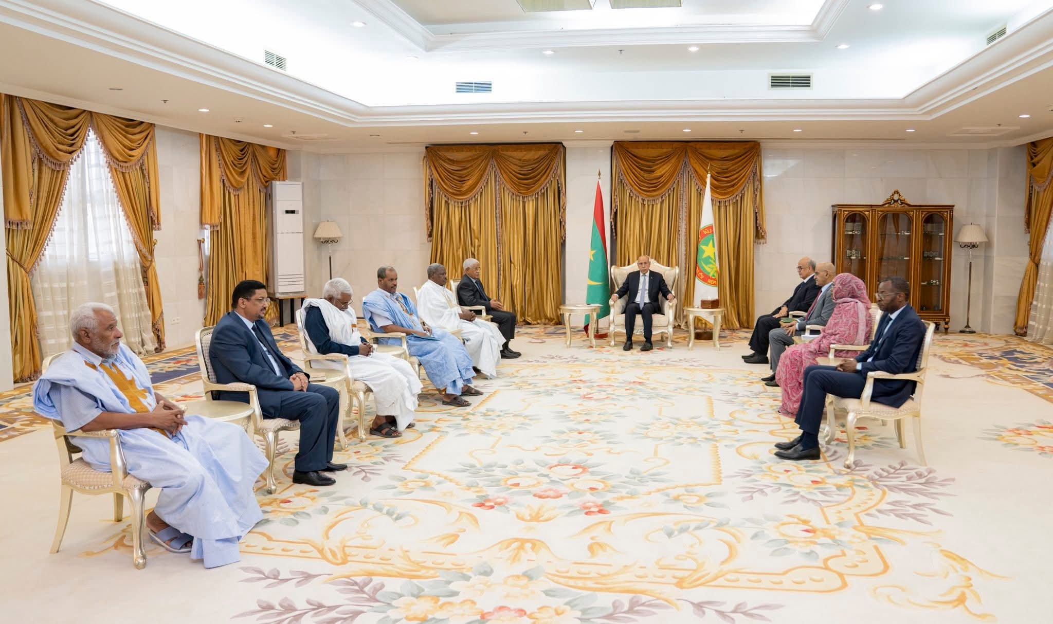 رئيس الجمهورية يستقبل ممثلي الكونفدراليات المهنية الوطنية