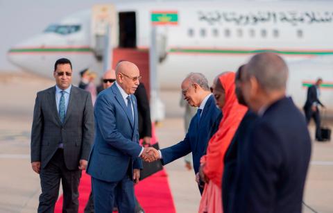 الرئيس غزواني يعود إلى نواكشوط بعد مشاركته في قمة إيكواس بسيراليون