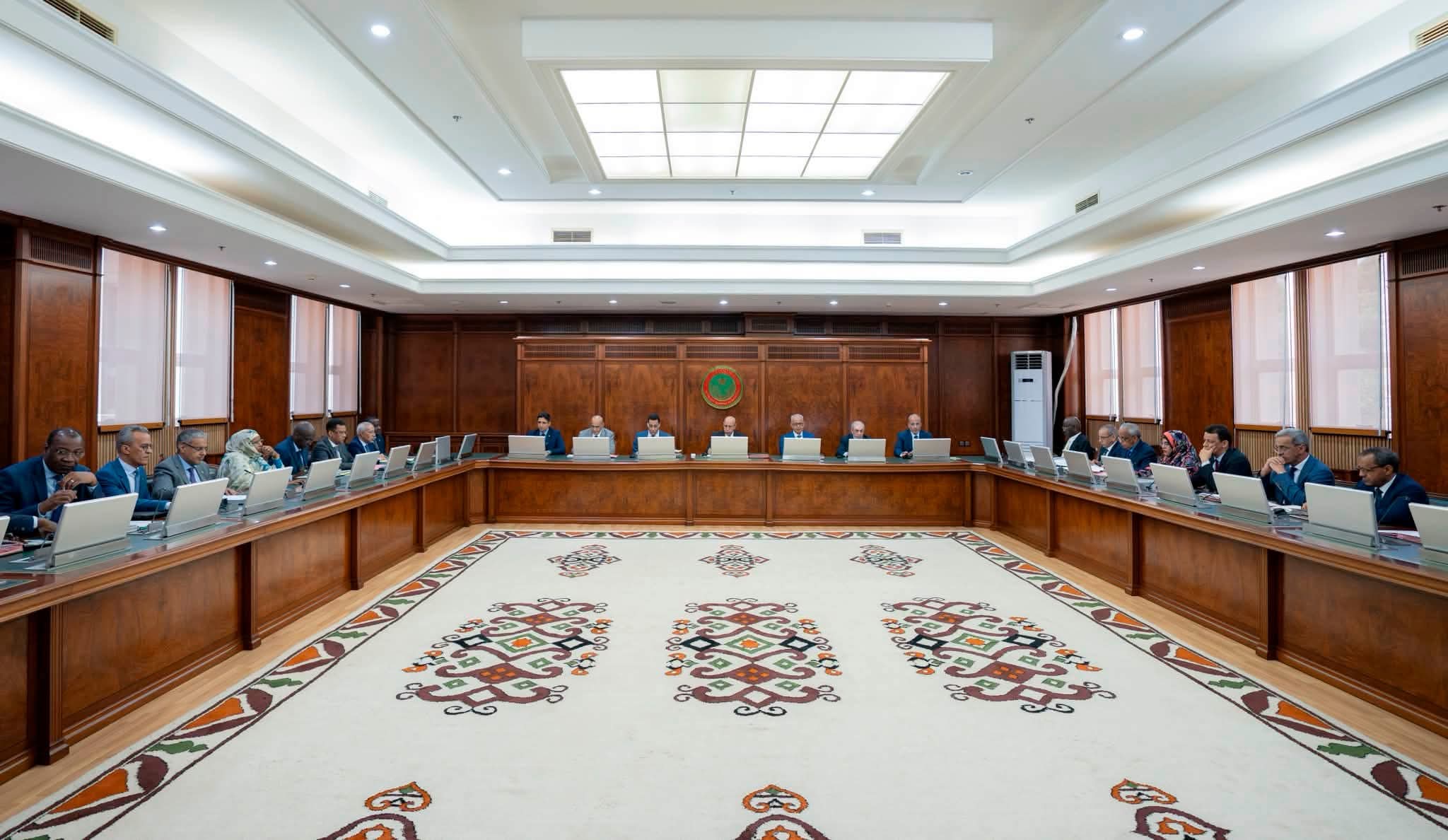 الحكومة تمنح رخصة لاستغلال الذهب في ولايتي نواذيبو وإينشيري "بيان"