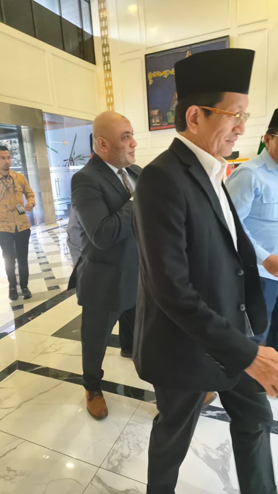 وزير الشئون الدينية الإندونيسي يستقبل مدير مكتب مؤسسة رسالة السلام باندونيسيا