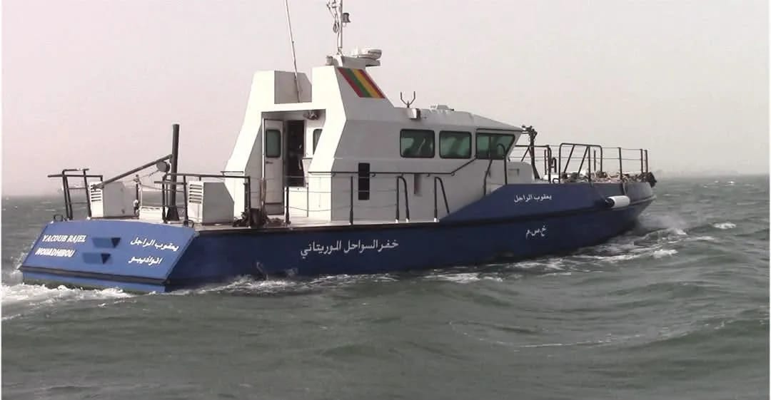 خفر السواحل الموريتانية تنقذ 37 مهاجرًا وتنتشل جثمانًا إثر غرق قارب قبالة نواذيبو
